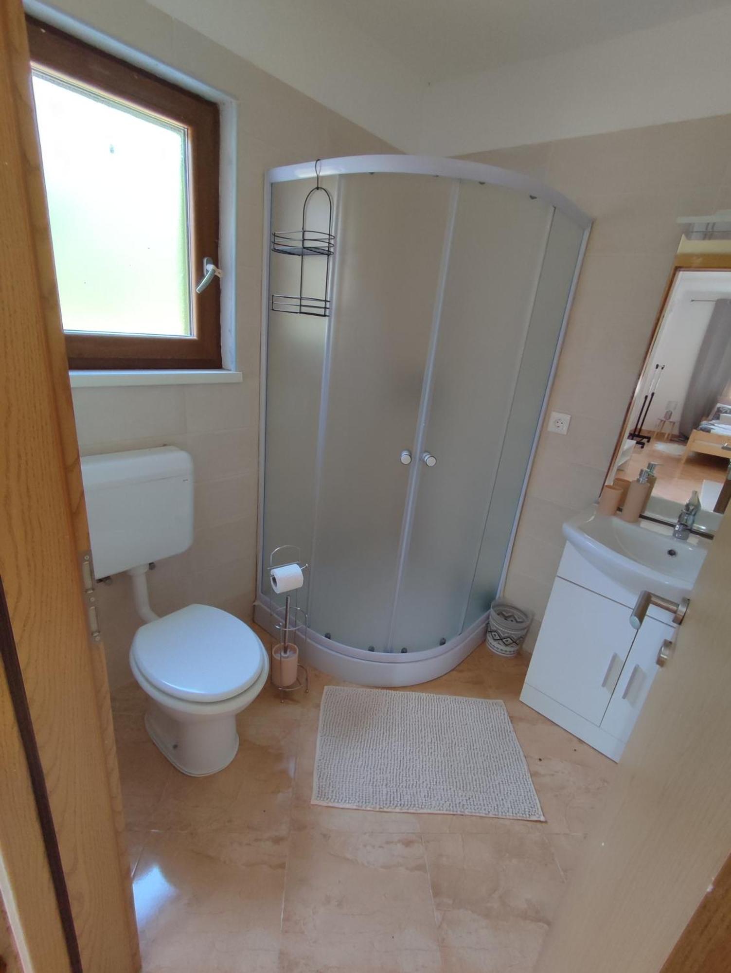 Apartment Miska & Studio Roki Dračevac 部屋 写真